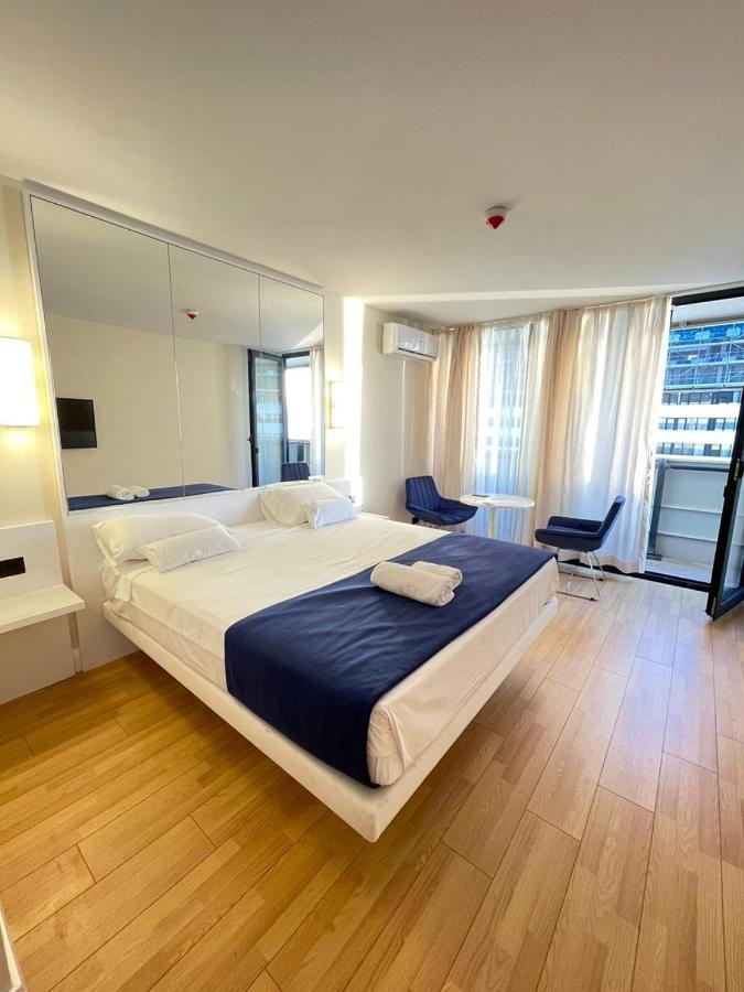 Orbi City Batumi Aparthotel Экстерьер фото
