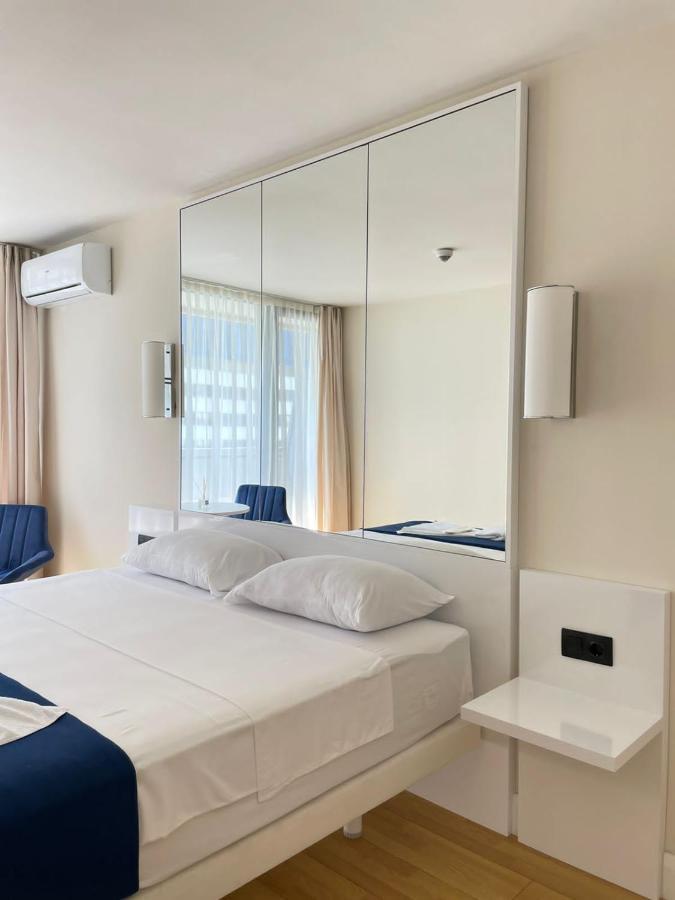 Orbi City Batumi Aparthotel Экстерьер фото