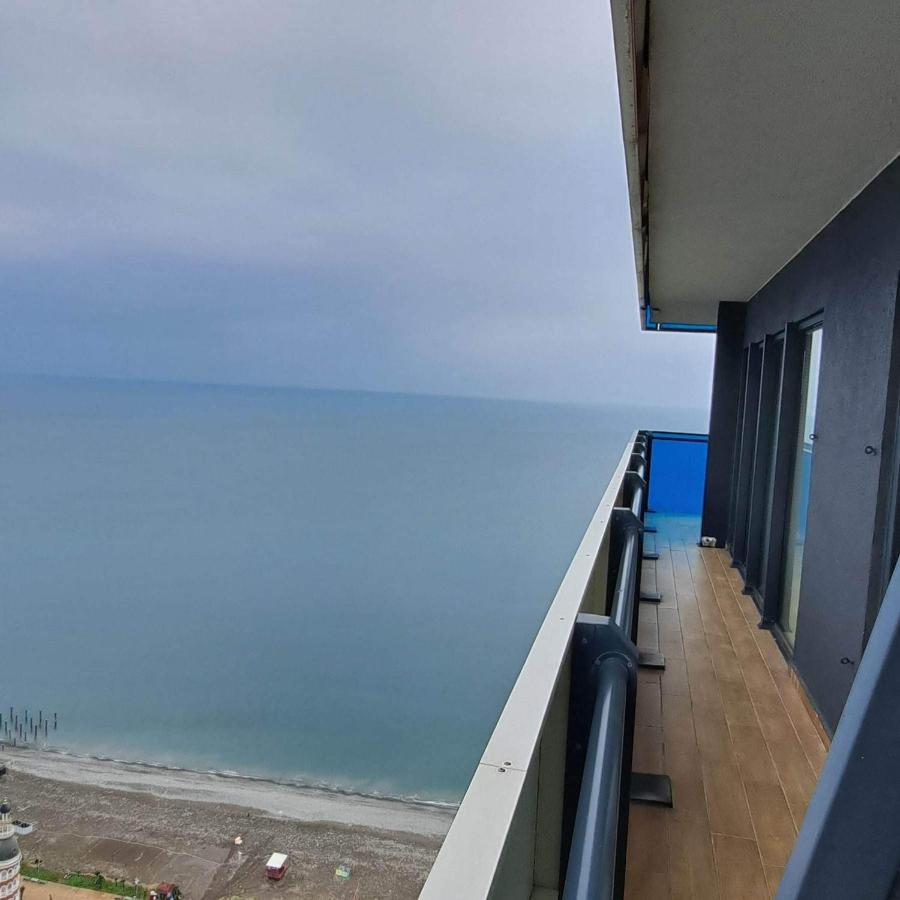 Orbi City Batumi Aparthotel Экстерьер фото