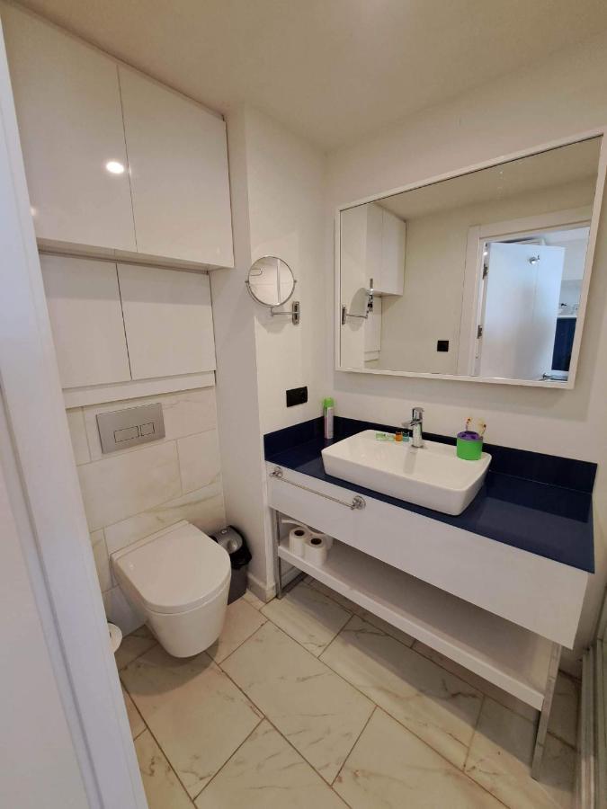 Orbi City Batumi Aparthotel Экстерьер фото