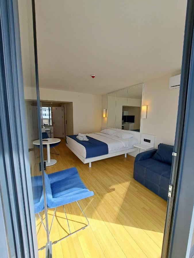Orbi City Batumi Aparthotel Экстерьер фото