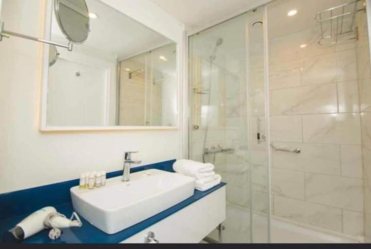 Orbi City Batumi Aparthotel Экстерьер фото