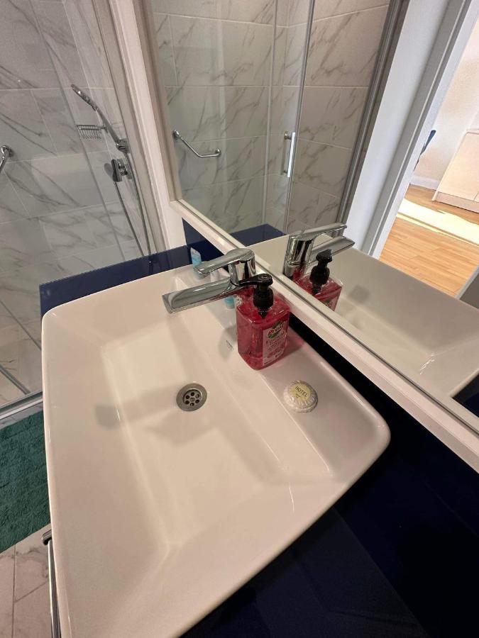 Orbi City Batumi Aparthotel Экстерьер фото
