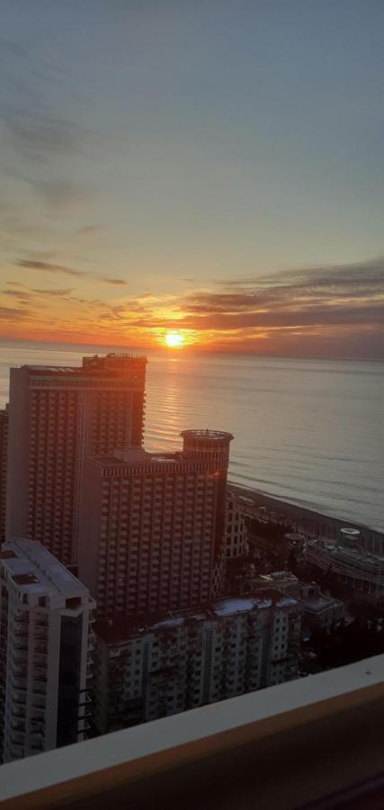 Orbi City Batumi Aparthotel Экстерьер фото