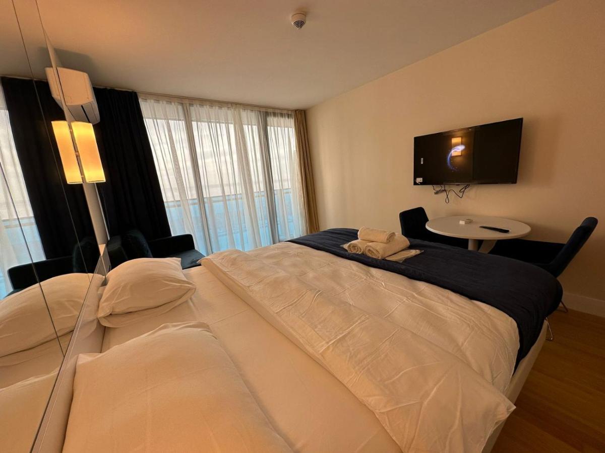 Orbi City Batumi Aparthotel Экстерьер фото
